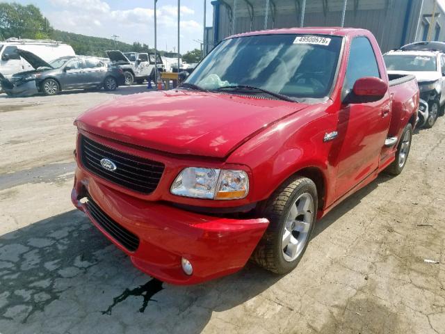 2FTZF073X2CA55931 - 2002 FORD F150 SVT L RED photo 2