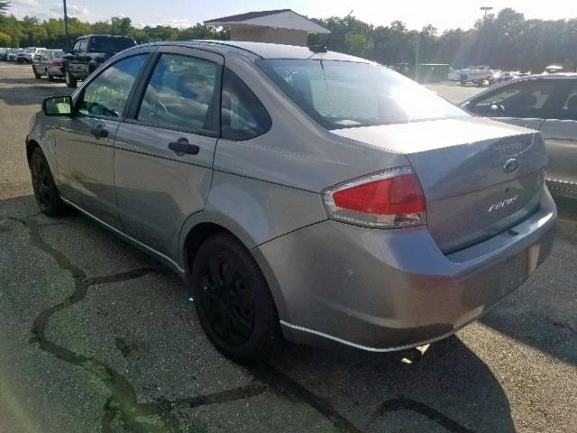 1FAHP34NX8W188496 - 2008 FORD FOCUS S/SE SILVER photo 3