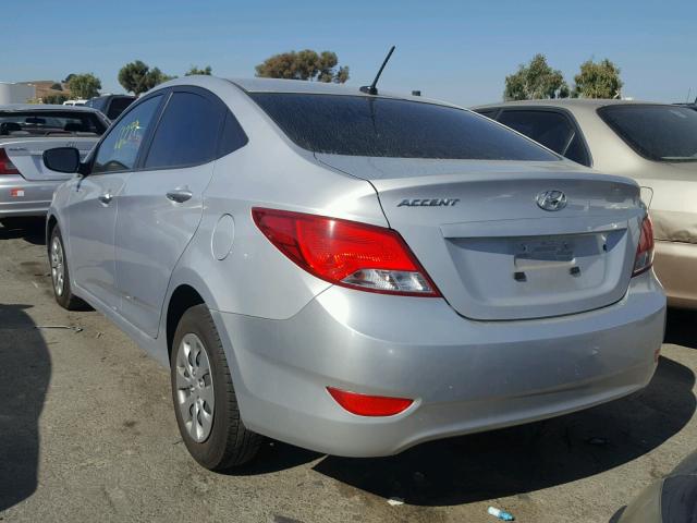 KMHCT4AE3GU953077 - 2016 HYUNDAI ACCENT SE SILVER photo 3