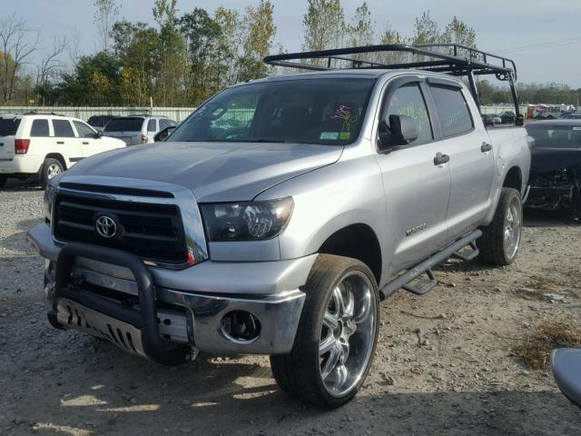 5TFDM5F19BX023208 - 2011 TOYOTA TUNDRA CRE SILVER photo 2