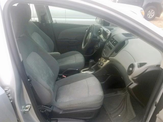 1G1JA5SH0C4224215 - 2012 CHEVROLET SONIC LS 银色 照片 5