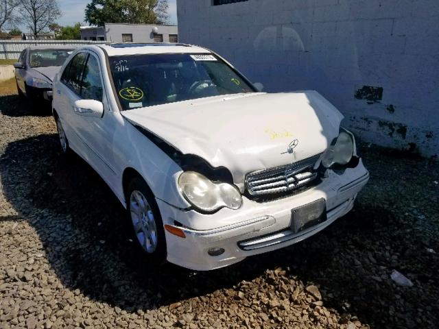 WDBRF87H06F798620 - 2006 MERCEDES-BENZ C 350 4MAT WHITE photo 1