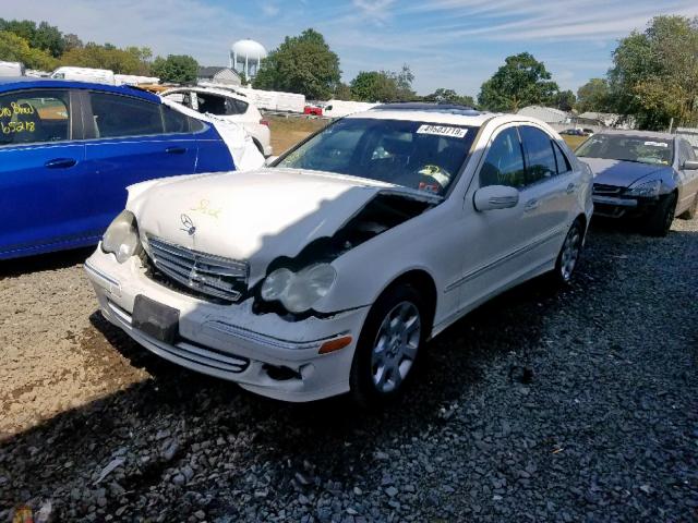 WDBRF87H06F798620 - 2006 MERCEDES-BENZ C 350 4MAT WHITE photo 9