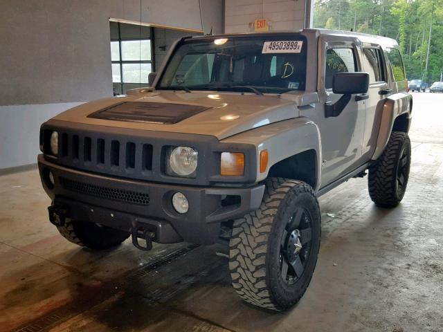 5GTDN136X68166621 - 2006 HUMMER H3 SILVER photo 2