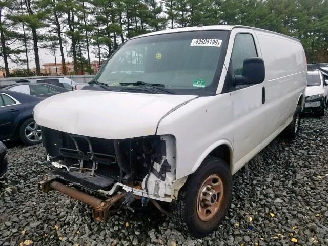 1GTZ7UCG3B1178808 - 2011 GMC SAVANA G35 WHITE photo 2