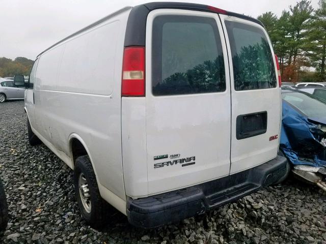 1GTZ7UCG3B1178808 - 2011 GMC SAVANA G35 WHITE photo 3