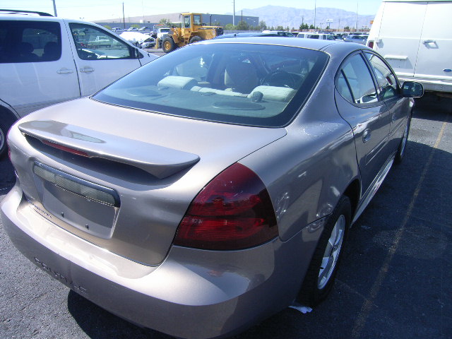 2G2WP552X61130804 - 2006 PONTIAC GRAND PRIX TAN photo 4