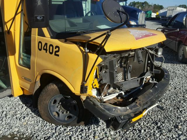 1GBHG31V541140351 - 2004 CHEVROLET EXPRESS 35 YELLOW photo 9