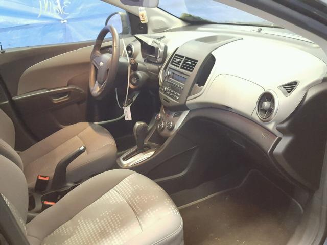 1G1JA5SH3G4143893 - 2016 CHEVROLET SONIC LS GRAY photo 5