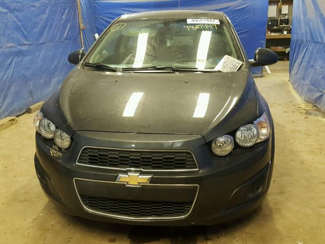 1G1JA5SH3G4143893 - 2016 CHEVROLET SONIC LS GRAY photo 9
