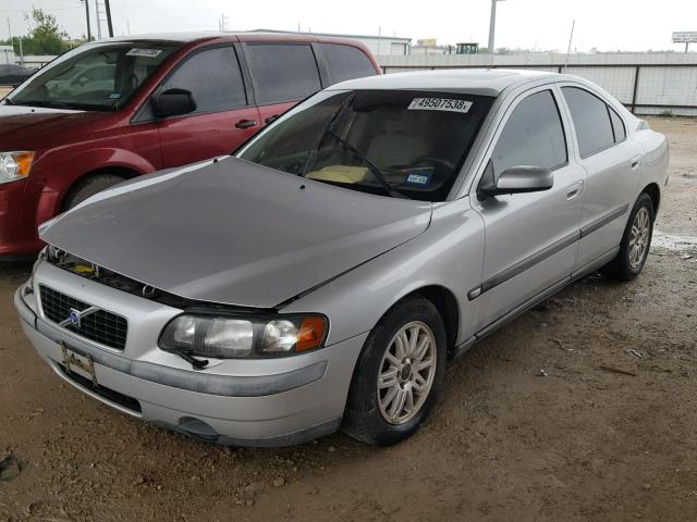 YV1RS61T842379458 - 2004 VOLVO S60 SILVER photo 2