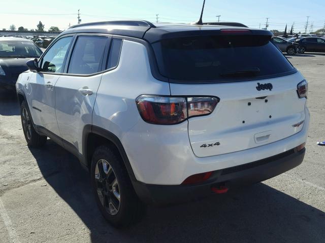 3C4NJDDB0JT255600 - 2018 JEEP COMPASS TR WHITE photo 3