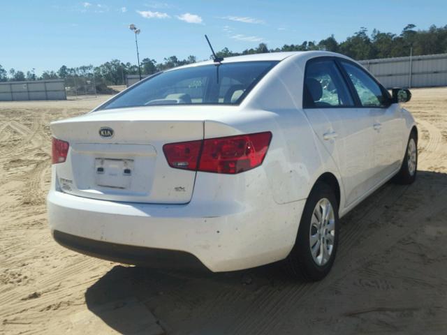 KNAFU4A20D5718322 - 2013 KIA FORTE EX WHITE photo 4