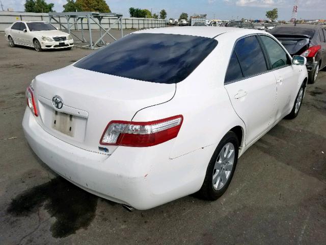 JTNBB46K683048319 - 2008 TOYOTA CAMRY HYBR WHITE photo 4