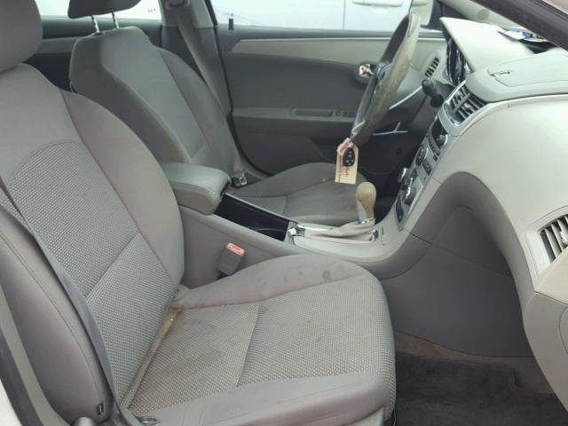 1G1ZB5EB0A4125012 - 2010 CHEVROLET MALIBU LS 白色 照片 5