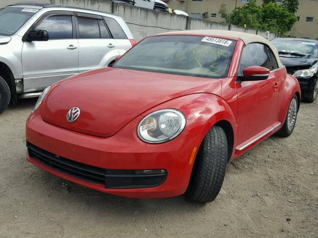 3VW5P7AT2DM822608 - 2013 VOLKSWAGEN BEETLE RED photo 2