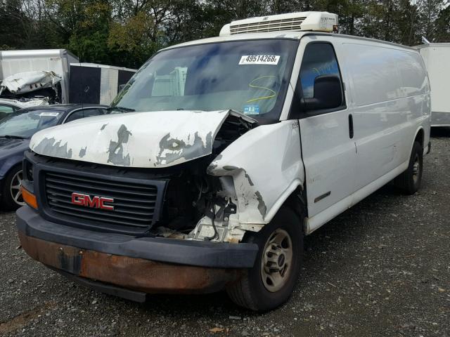 1GTHG39V651222462 - 2005 GMC SAVANA G35 WHITE photo 2