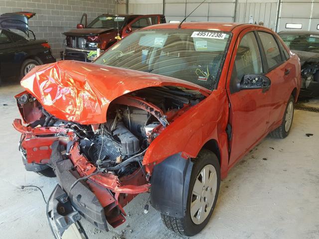 1FAFP34N06W142938 - 2006 FORD FOCUS ZX4 RED photo 2