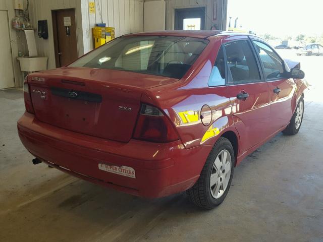 1FAFP34N06W142938 - 2006 FORD FOCUS ZX4 RED photo 4