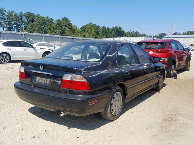 1HGCD5638VA173266 - 1997 HONDA ACCORD LX BLACK photo 4