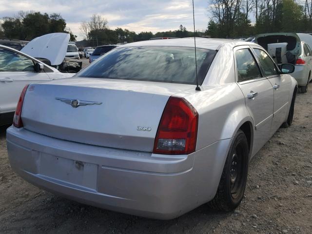 2C3KA43R66H112057 - 2006 CHRYSLER 300 SILVER photo 4