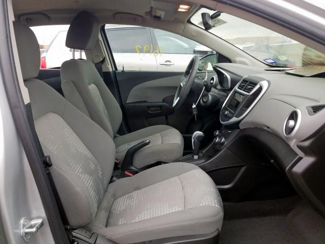 1G1JB5SH6J4127613 - 2018 CHEVROLET SONIC LS 银色 照片 5