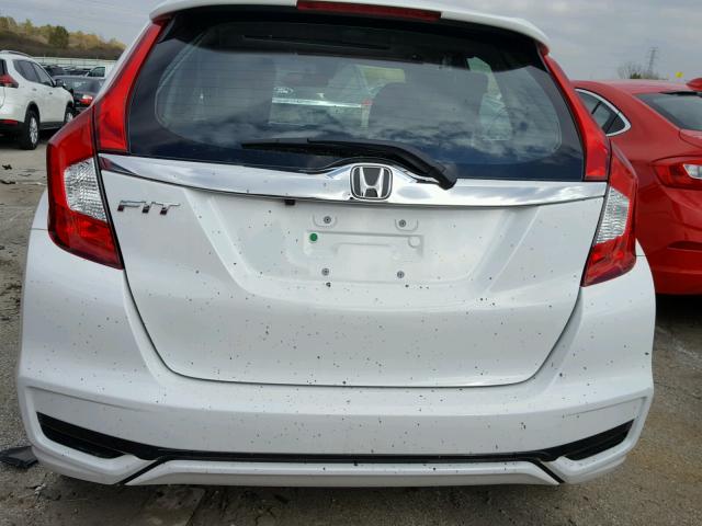 3HGGK5H89JM732613 - 2018 HONDA FIT EX WHITE photo 9