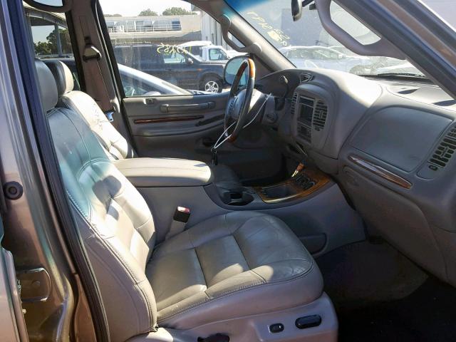 5LMEU27R72LJ00830 - 2002 LINCOLN NAVIGATOR TAN photo 5