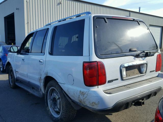 5LMPU28A1XLJ36246 - 1999 LINCOLN NAVIGATOR თეთრი ფოტო 3