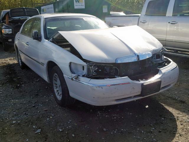 1LNHM83W22Y662538 - 2002 LINCOLN TOWN CAR C WHITE photo 1