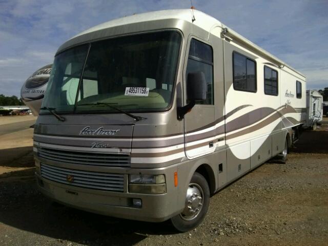 3FCNF53S3XJA28690 - 1999 PACE MOTORHOME BEIGE photo 2