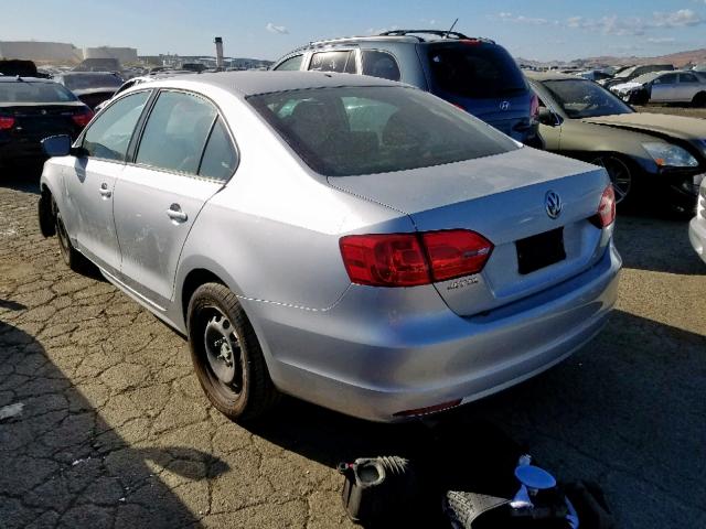 3VW2K7AJXCM355761 - 2012 VOLKSWAGEN JETTA BASE ვერცხლისფერი ფოტო 3