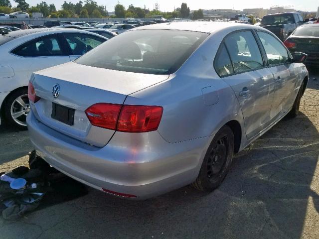 3VW2K7AJXCM355761 - 2012 VOLKSWAGEN JETTA BASE ვერცხლისფერი ფოტო 4