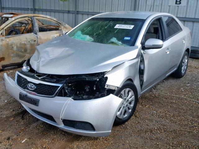 KNAFU4A22B5448992 - 2011 KIA FORTE EX WHITE photo 2