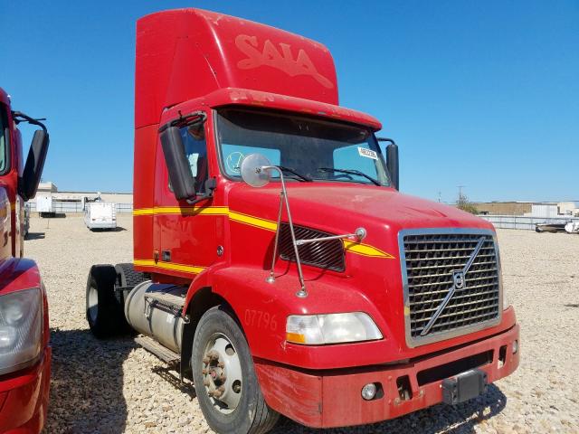 4V4M19GH27N464570 - 2007 VOLVO VN VNM RED photo 1