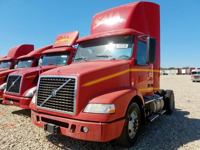 4V4M19GH27N464570 - 2007 VOLVO VN VNM RED photo 2