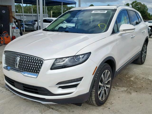 5LMCJ3C90KUL21661 - 2019 LINCOLN MKC RESERV WHITE photo 2