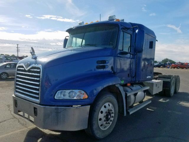 1M1AE07Y01W007367 - 2001 MACK 600 CX600 BLUE photo 2