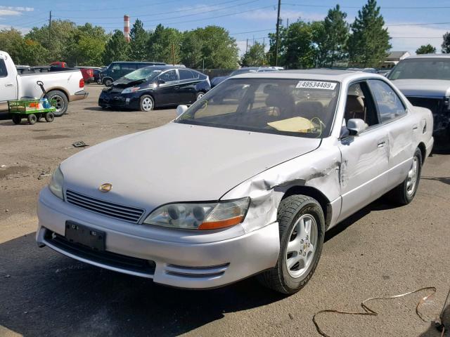 JT8GK13T9R0063436 - 1994 LEXUS ES 300 WHITE photo 2