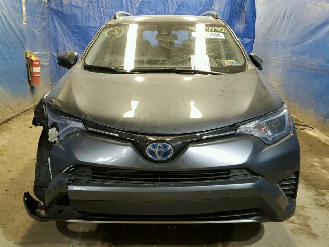 JTMRJREV8JD183798 - 2018 TOYOTA RAV4 HV LE GRAY photo 9