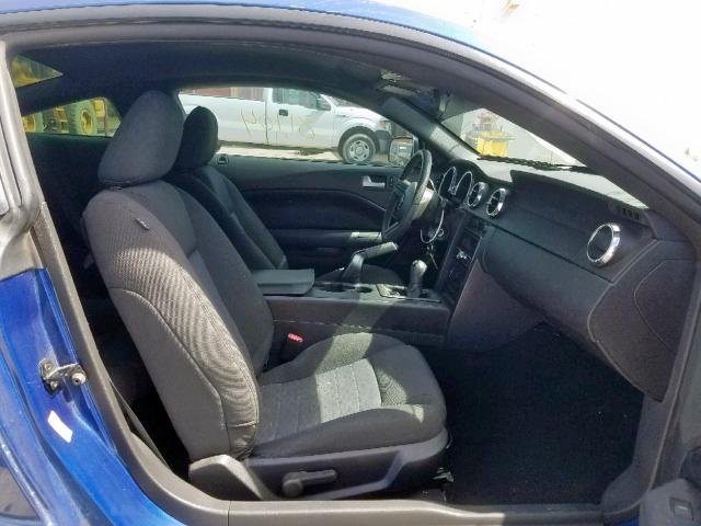 1ZVHT82HX95106450 - 2009 FORD MUSTANG GT BLUE photo 5