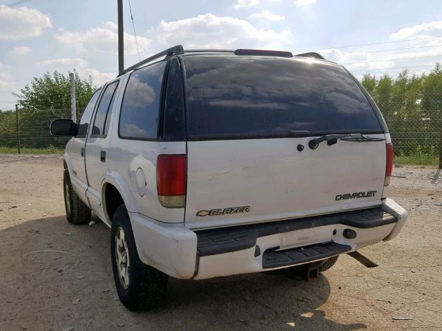 1GNDT13W02K222664 - 2002 CHEVROLET BLAZER WHITE photo 3