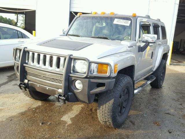 5GTDN136968104577 - 2006 HUMMER H3 SILVER photo 2