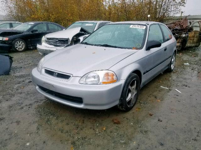 2HGEJ644XWH111065 - 1998 HONDA CIVIC DX SILVER photo 2