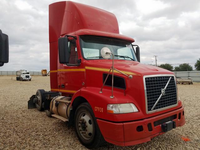 4V4MC9GH77N460637 - 2007 VOLVO VN VNM RED photo 1