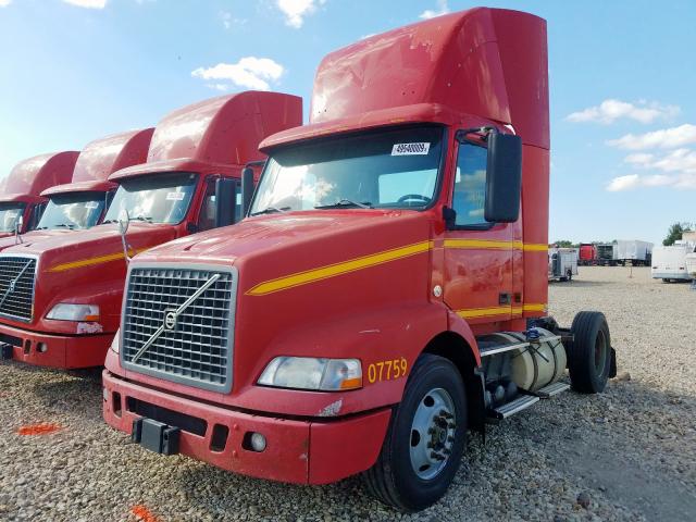 4V4M19GH67N458500 - 2007 VOLVO VN VNM RED photo 2