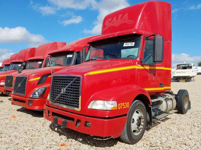 4V4M19GH47N432011 - 2007 VOLVO VN VNM RED photo 2