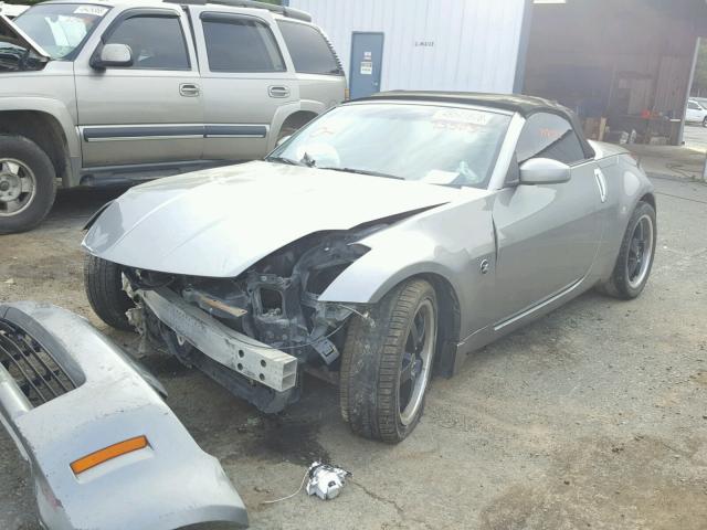 JN1AZ36A95M755050 - 2005 NISSAN 350Z ROADS SILVER photo 2