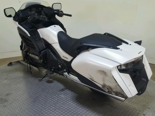 JH2SC6846GK300447 - 2016 HONDA GL1800 B WHITE photo 6