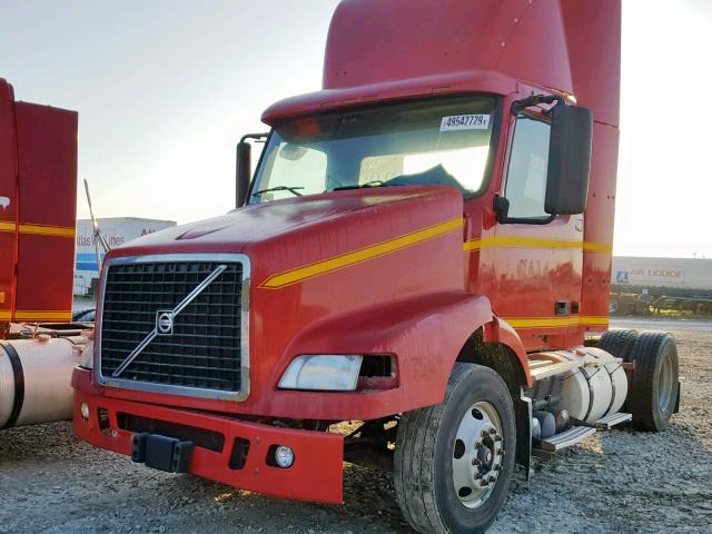 4V4M19GH47N464490 - 2007 VOLVO VN VNM RED photo 2